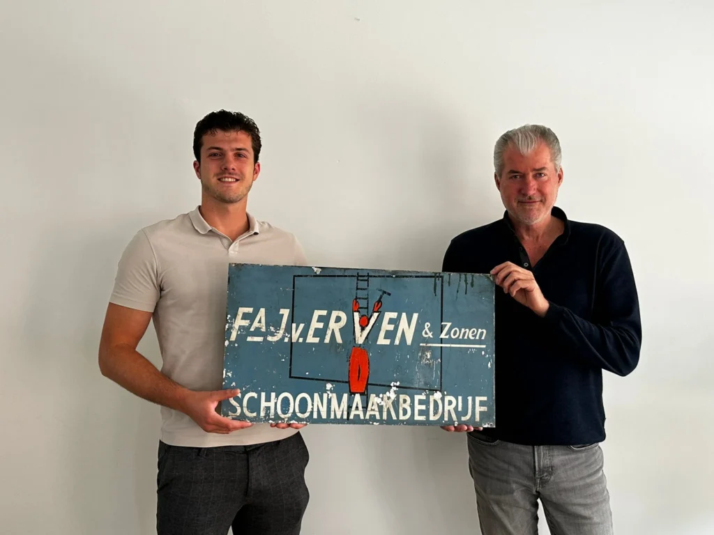Danley van Erven en Don van Erven - 4 generaties in 1 foto – Schoonmaakbedrijf Don van Erven Bussum